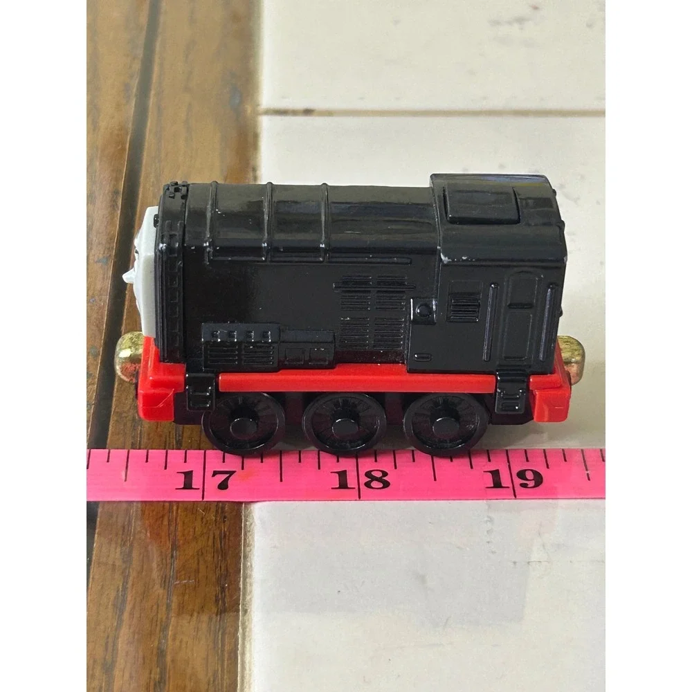 Thomas & Friends Take Along Diesel Die-Cast Magnetic Train Engine Black Red